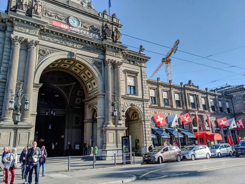 Zurich main station, Migravis 服务,瑞士移民咨询